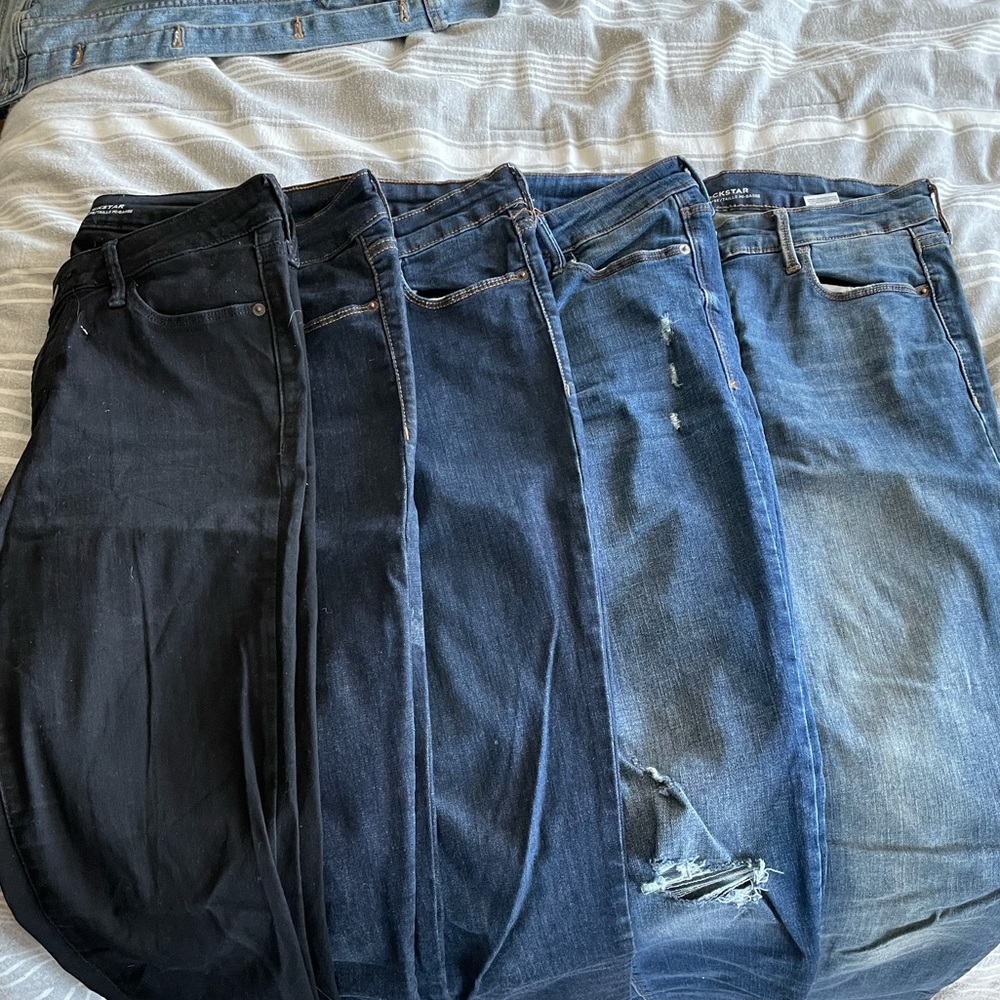 Old navy rockstar jeans 10